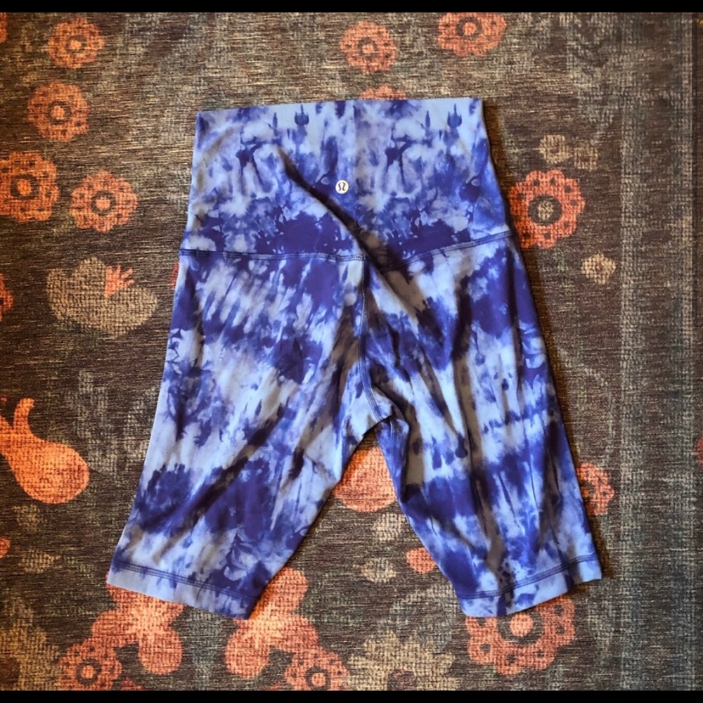 BIKER SHORTS LULULEMON 🌼!! Only worn twice
